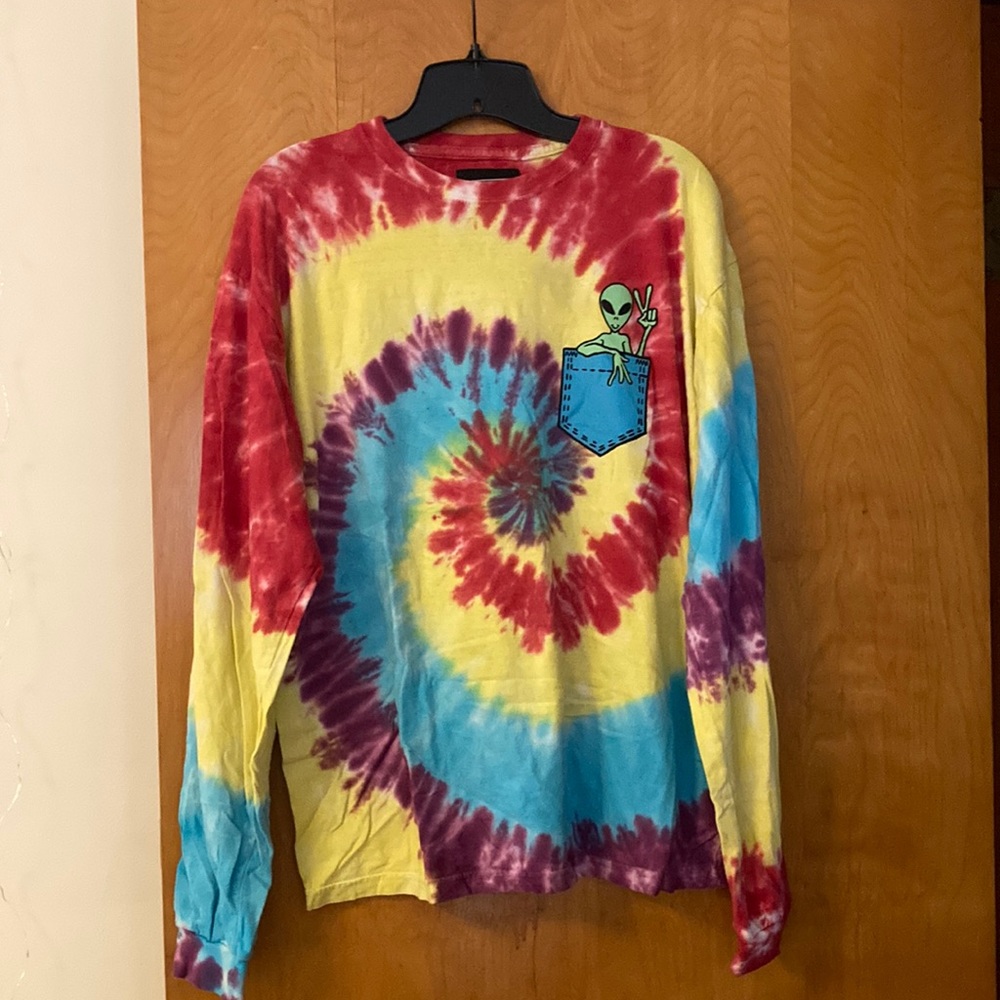 Thirty Single Tie Dye Alien long sleeve